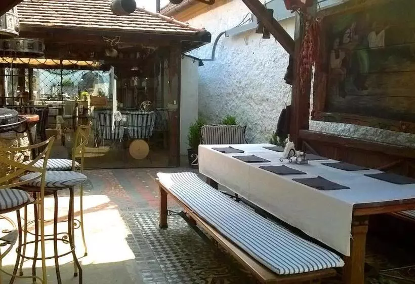 پانسیون Penzion A Restauracia Toldi