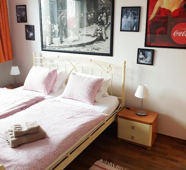 بنسيون Penzion A Restauracia Toldi