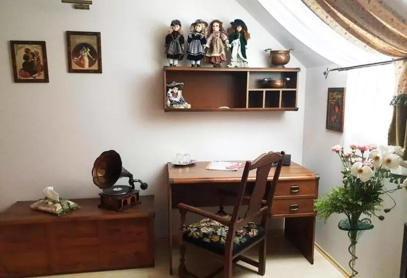 پانسیون Penzion A Restauracia Toldi