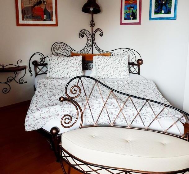 بنسيون Penzion A Restauracia Toldi