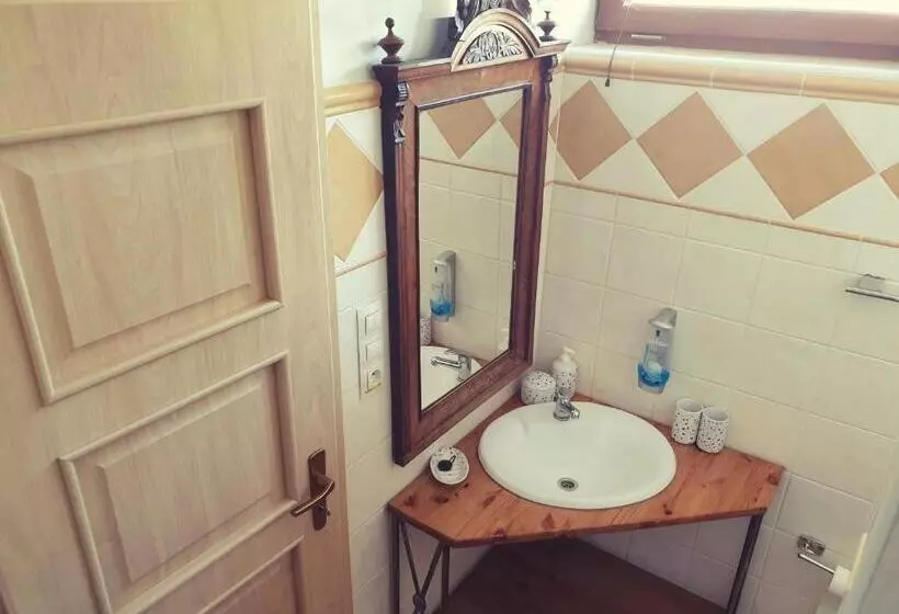 پانسیون Penzion A Restauracia Toldi