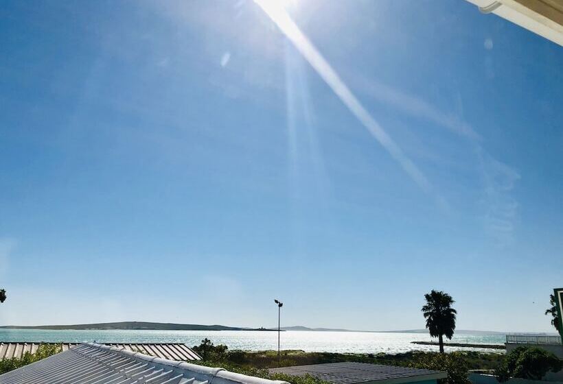 פנסיון Sandra's Guest House