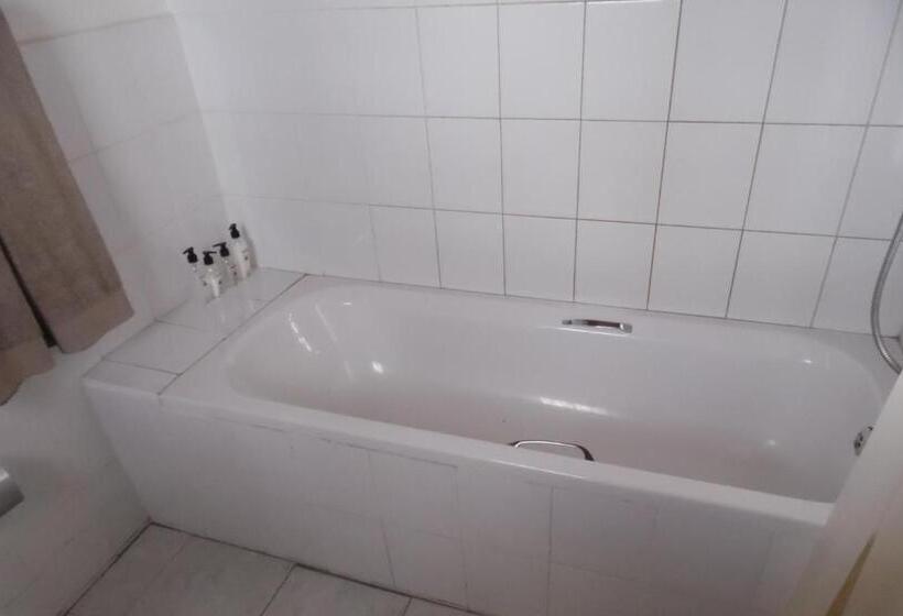 بنسيون The Hexagon Wildlife Conservation