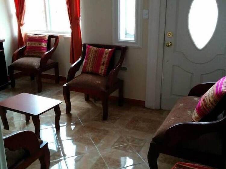 Hostal Otavalos Inn Hostel