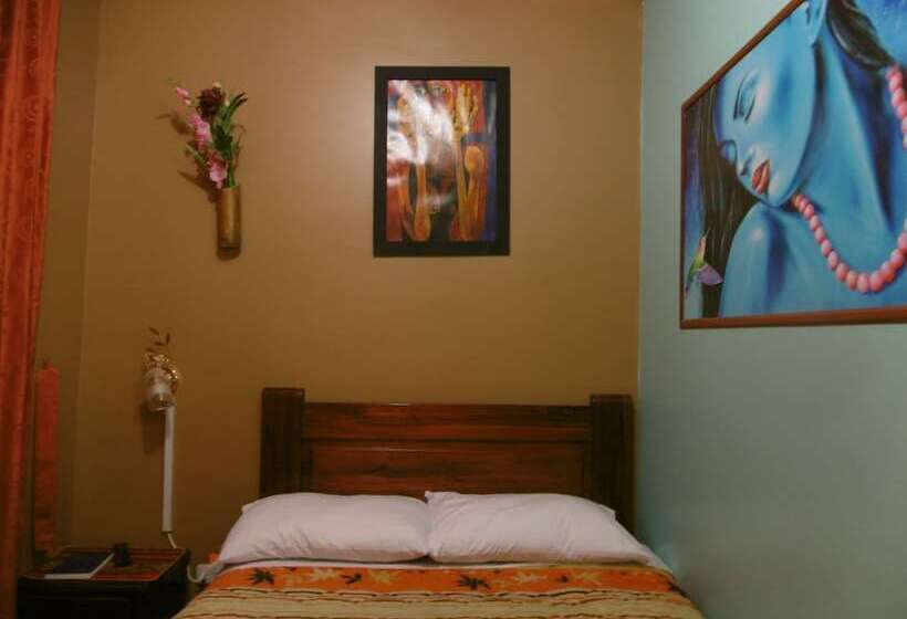 Hostal Otavalos Inn Hostel