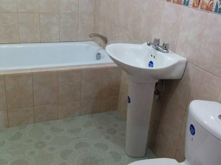 Hostal Otavalos Inn Hostel