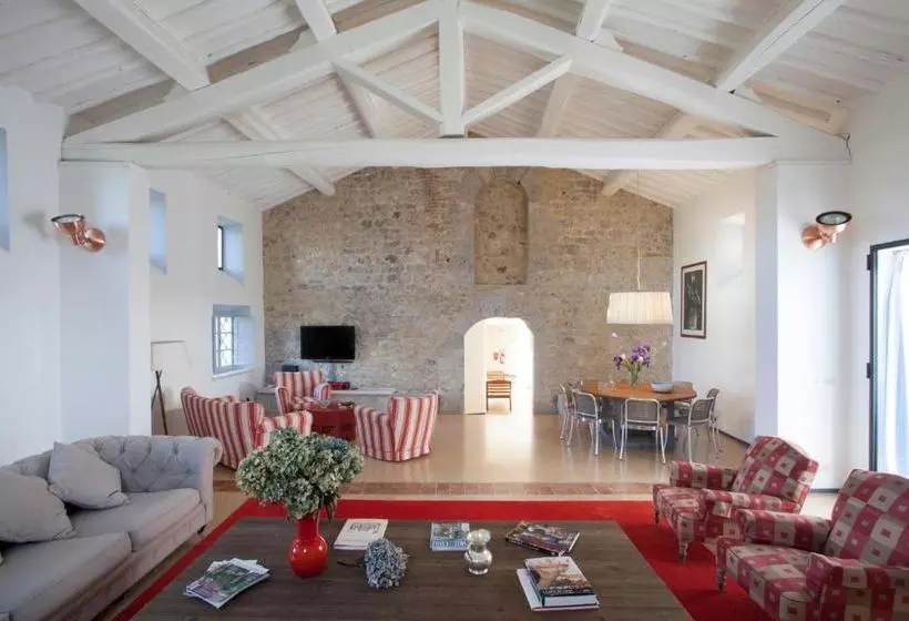 Hotelli Agriturismo Borgo Personatina