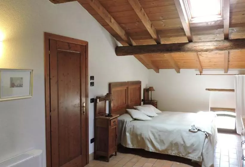 Hotelli Agriturismo Sambuco