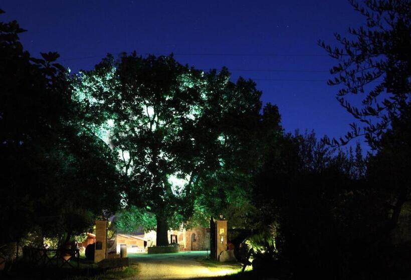 هتل Il Casale Della Quercia
