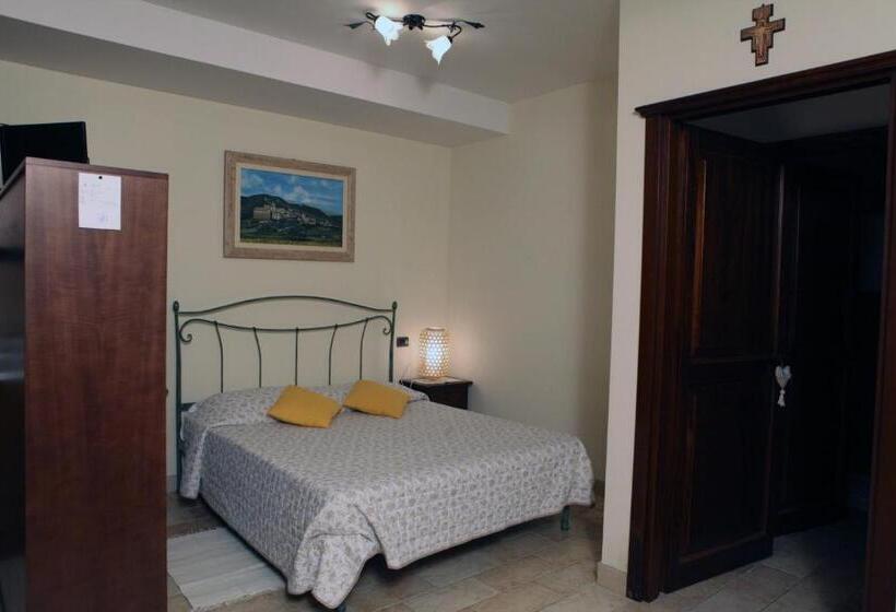 هتل Il Casale Della Quercia