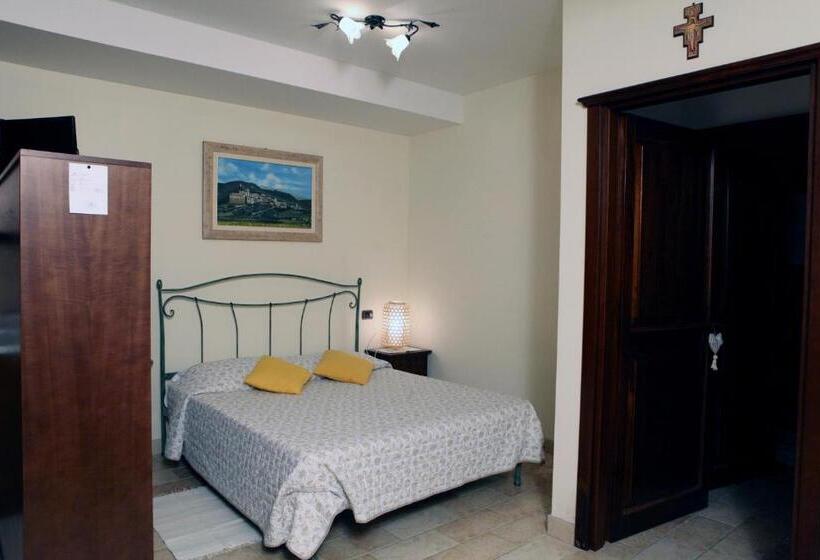 هتل Il Casale Della Quercia