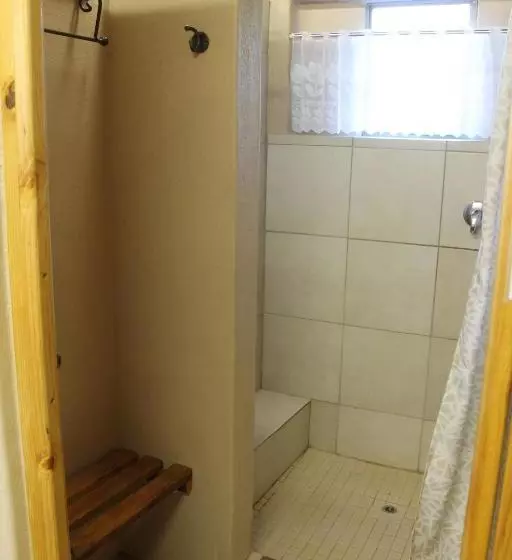 هتل Kiaat Bungalows