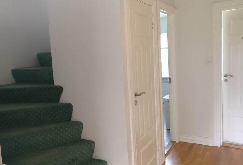 پانسیون Birta Guesthouse