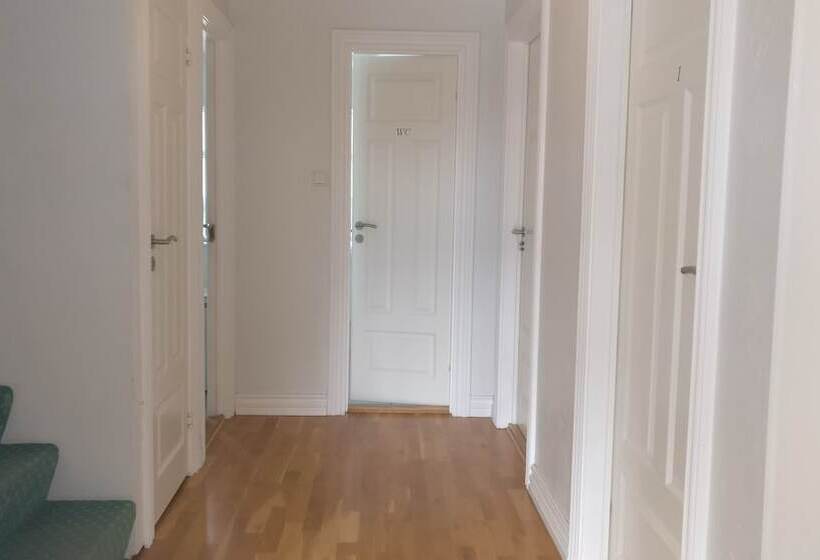 پانسیون Birta Guesthouse