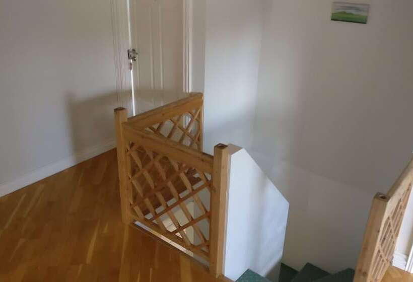 پانسیون Birta Guesthouse