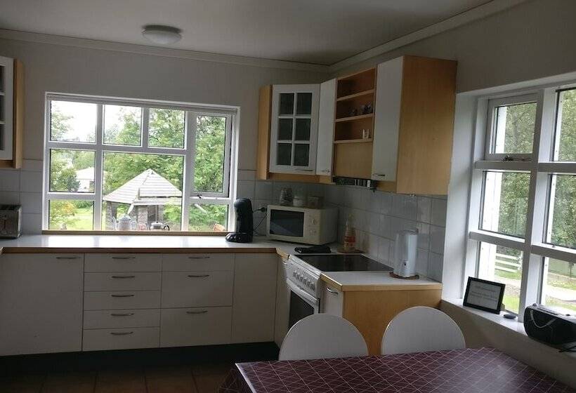 پانسیون Birta Guesthouse