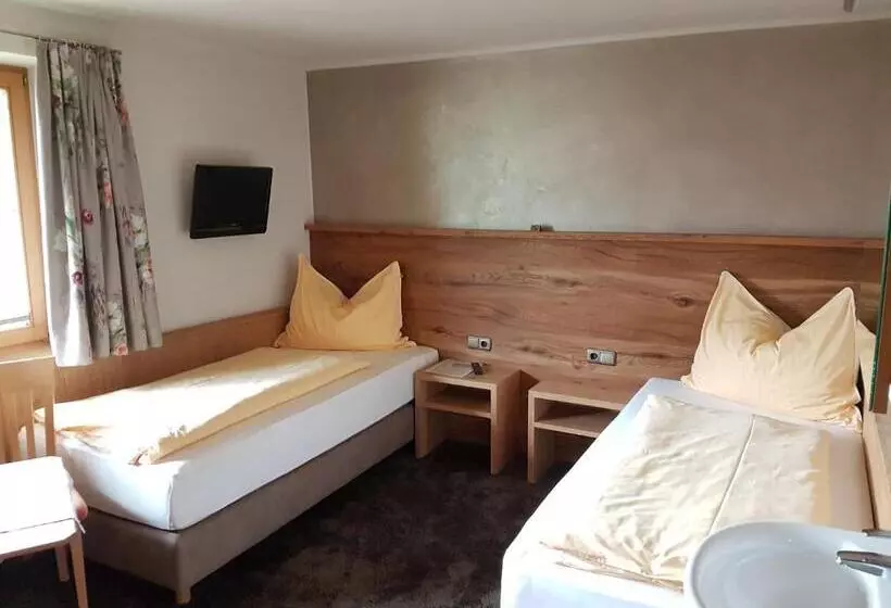 ペンション Haus Deutinger