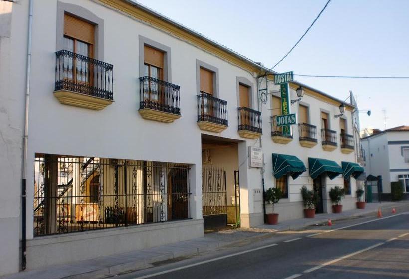פנסיון Hostal Las Tres Jotas