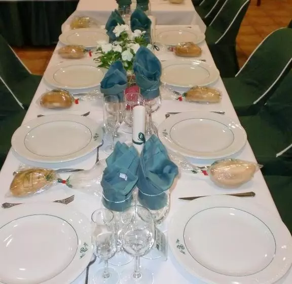 ペンション Hostal Las Tres Jotas