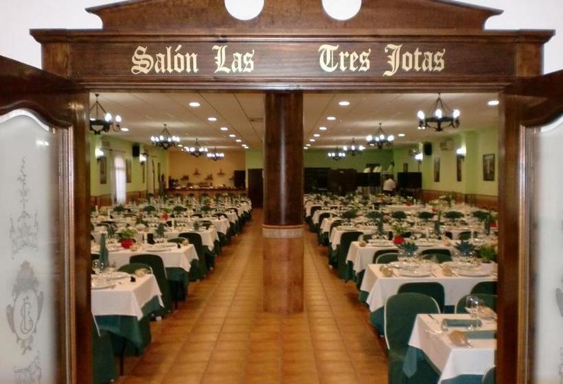 פנסיון Hostal Las Tres Jotas