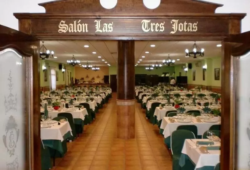 ペンション Hostal Las Tres Jotas
