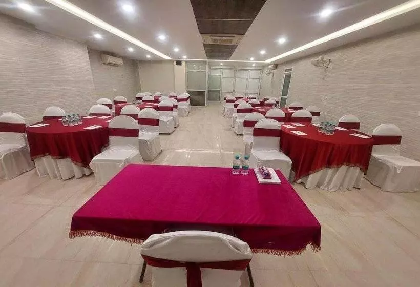 Hotelli Kastor  Near Nehru Place