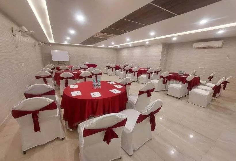 Hotelli Kastor  Near Nehru Place