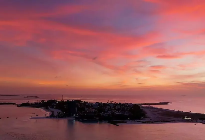 هتل H78 Guraidhoo