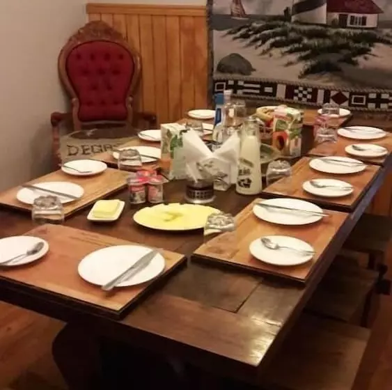 ユースホステル Hostal Victoria