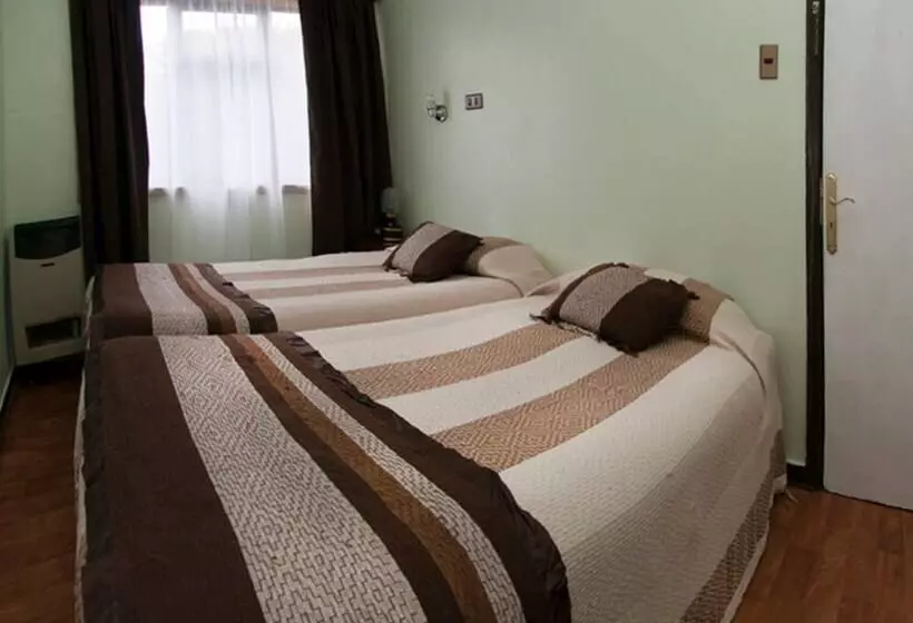 ユースホステル Hostal Victoria