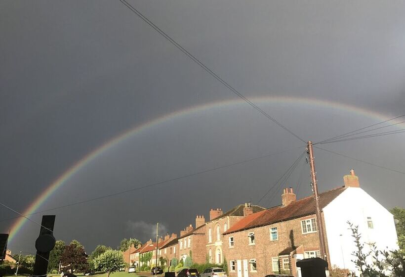 فندق صغير Kings Arms