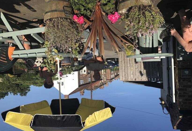 فندق صغير Kings Arms