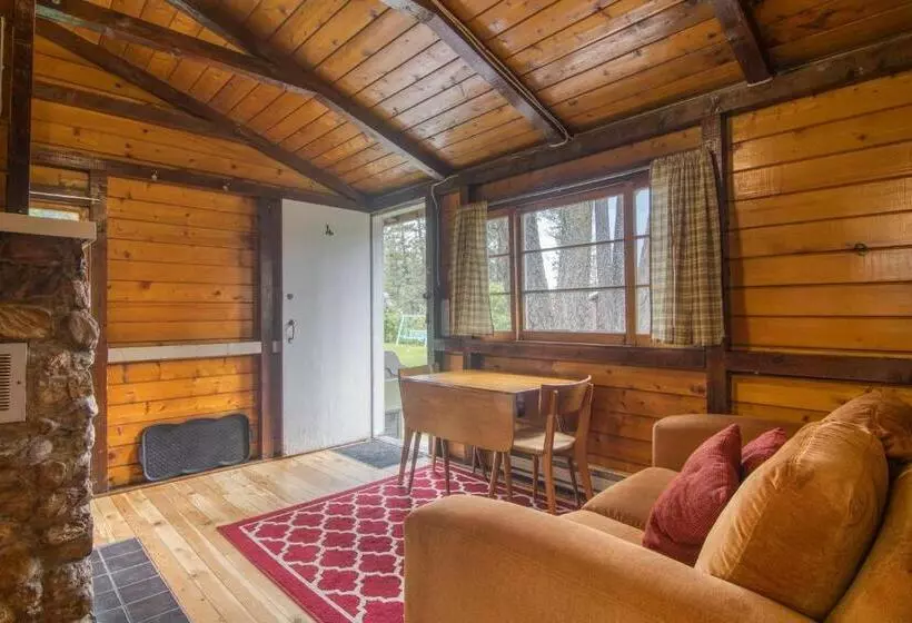 Retkeilymaja Timbers Resort