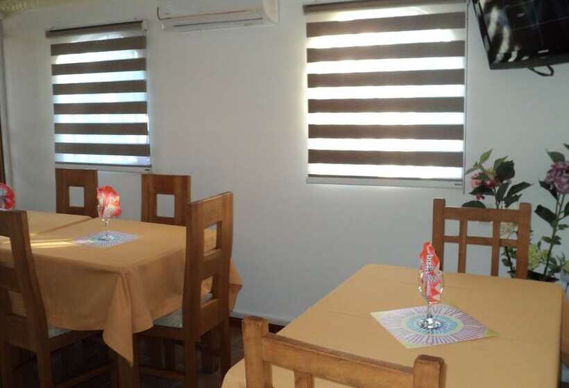 ペンション Hostal Casa Familia