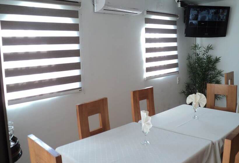 ペンション Hostal Casa Familia