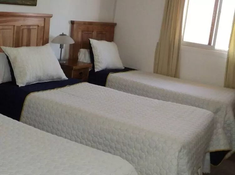 Majatalo Hostal Casa Familia