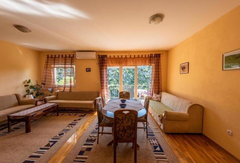 پانسیون Villa Bašić