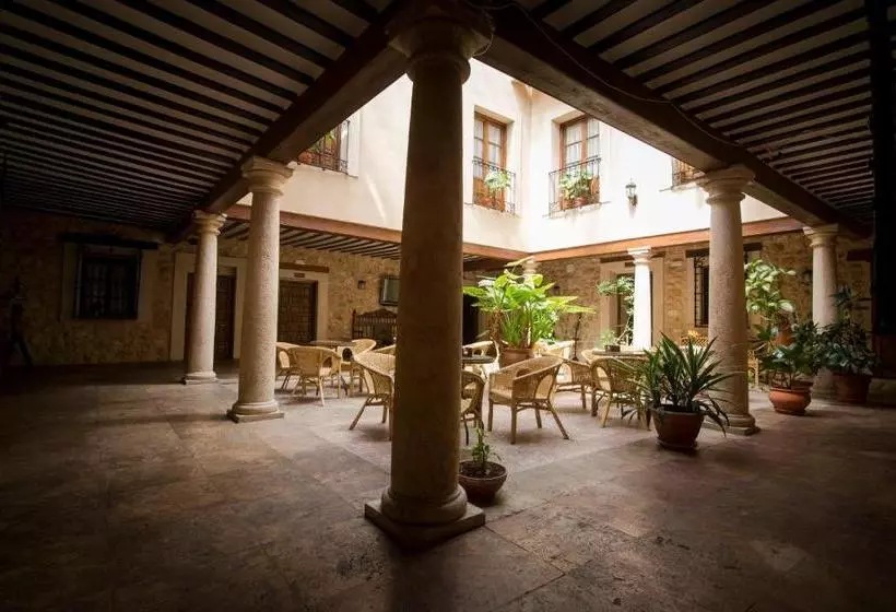 هاستل Hospedería Real Casona La Beltraneja