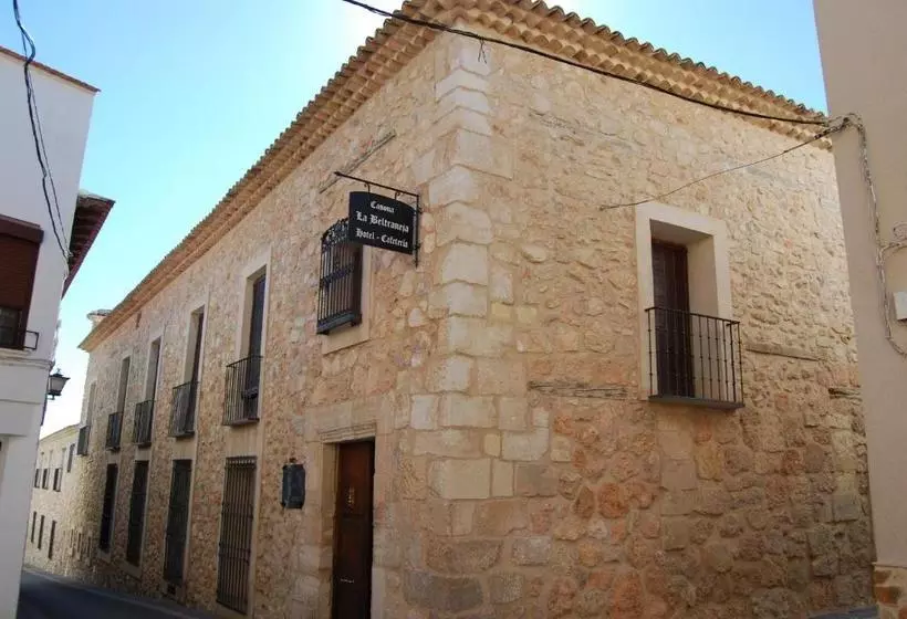 هاستل Hospedería Real Casona La Beltraneja