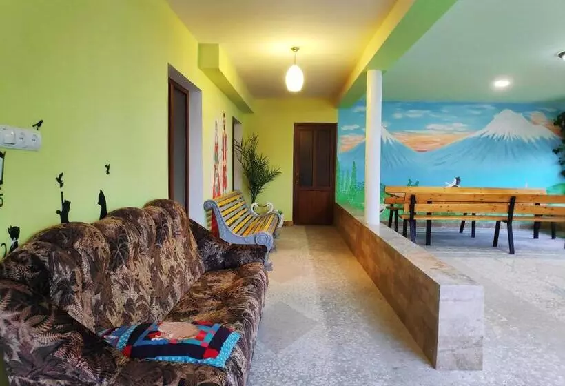 Majatalo Happy House