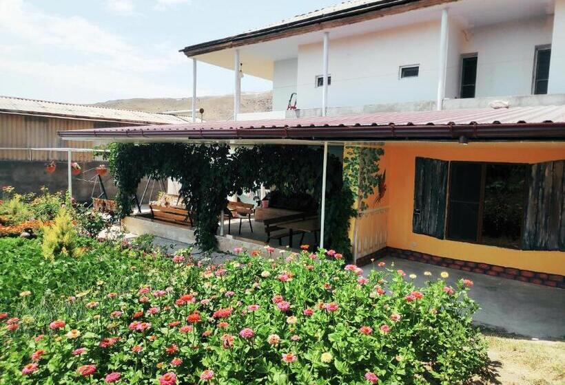 پانسیون Happy House