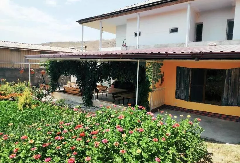 Majatalo Happy House