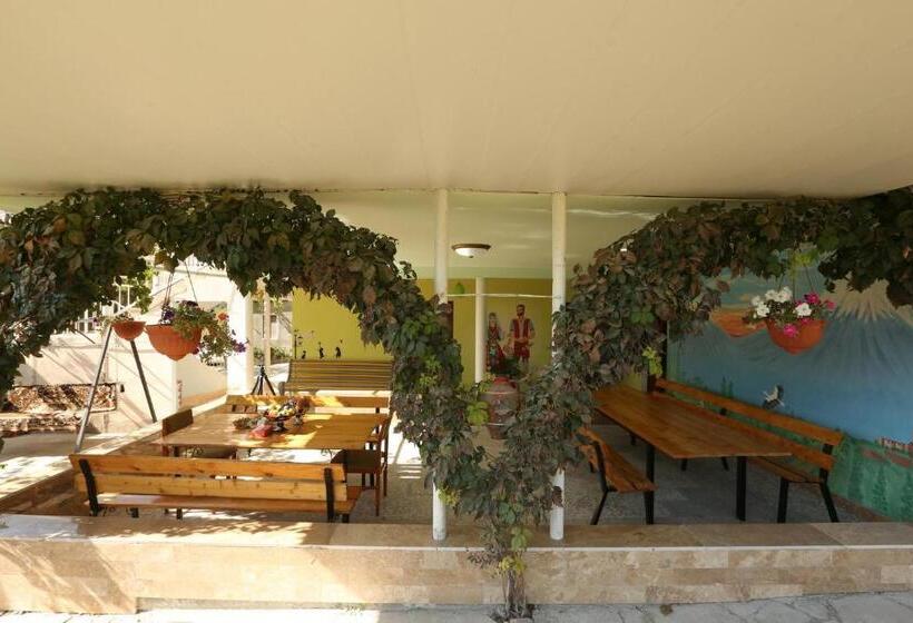 پانسیون Happy House