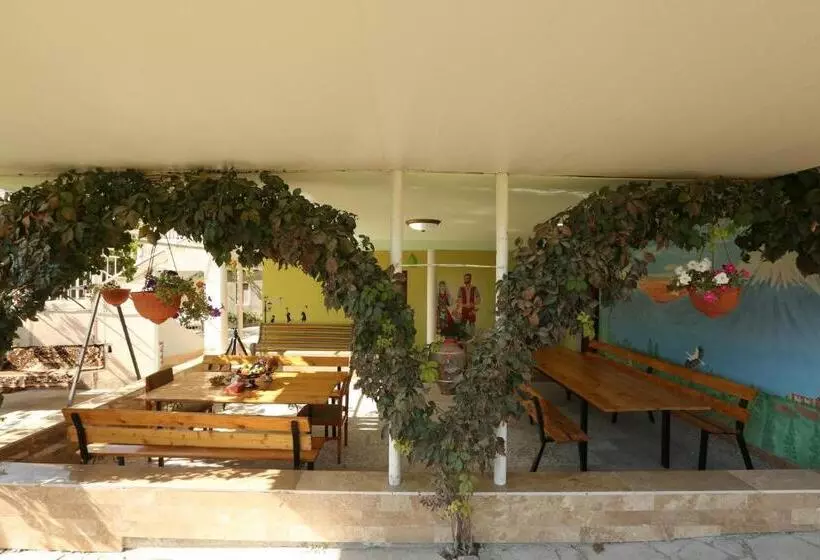 Majatalo Happy House