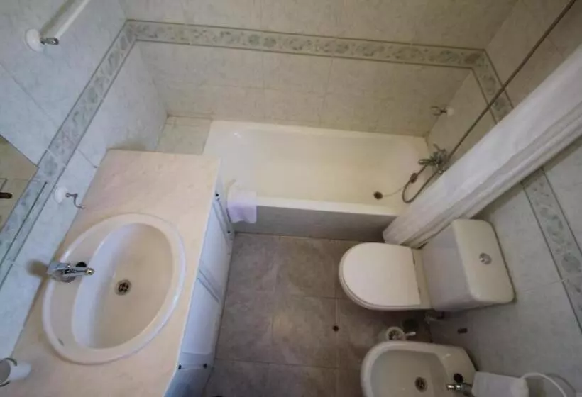 Majatalo Hospedaria Buganvilia Alvor