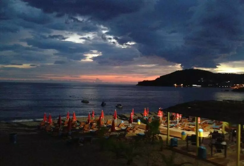 پانسیون Magic Ionian Apartments & Rooms