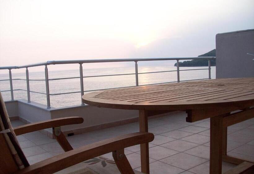 بنسيون Magic Ionian Apartments & Rooms