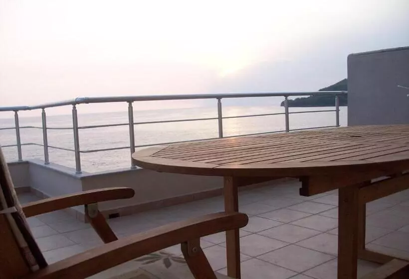 پانسیون Magic Ionian Apartments & Rooms