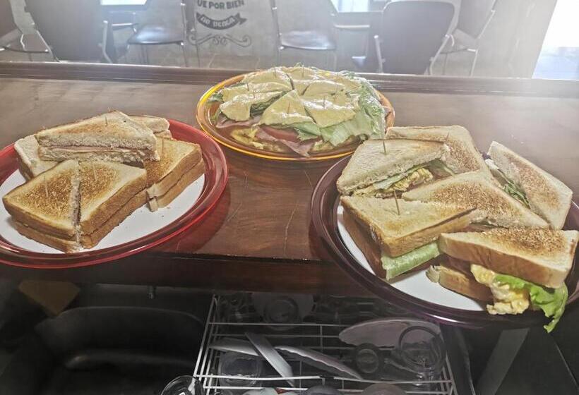 ペンション Posada La Maza