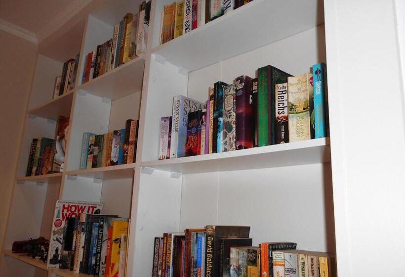 Пансион The Coelacanth Guest House And Beach Thyme Self Catering